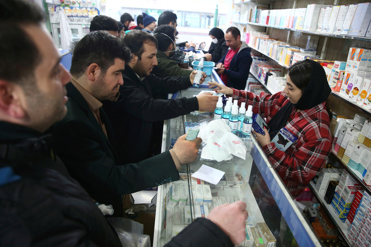 Iran choáng vì COVID-19 bùng phát quá nhanh - Ảnh 2.