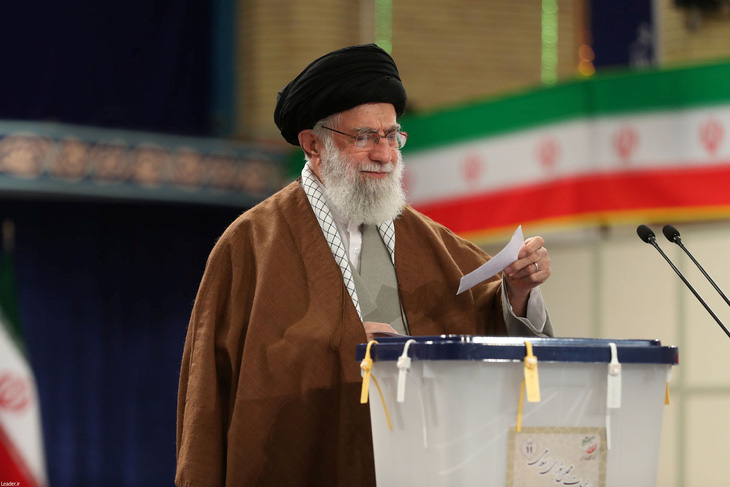Đại giáo chủ Iran: Kẻ thù dùng virus corona phá hoại bầu cử - Ảnh 1.