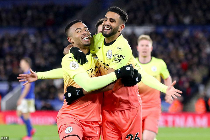 Aguero sút hỏng penalty, Jesus giúp Man City khuất phục Leicester tại King Power - Ảnh 1.
