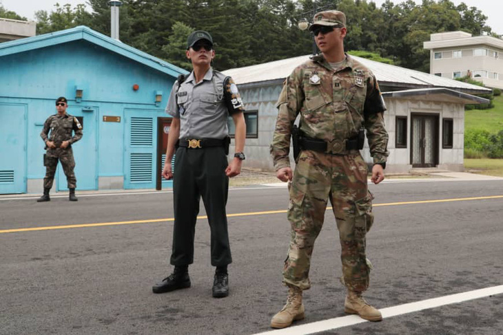 Lính Mỹ đầu tiên tại Hàn Quốc nhiễm corona, quân đội Mỹ nâng mức cảnh báo - Ảnh 1.