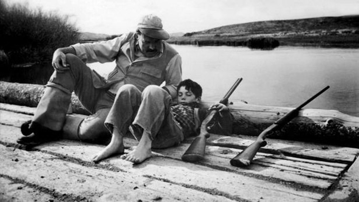 Bí mật Hemingway: Truyện về người con út chuyển giới của nhà văn Hemingway - Ảnh 1.