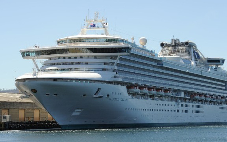 Nhật xác nhận 10 hành khách nhiễm virus corona trên du thuyền bị cách ly