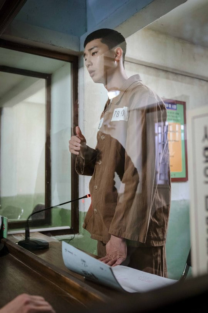 Park Seo Joon tái xuất màn ảnh với vai cựu tù nhân trong Itaewon Class - Ảnh 12.