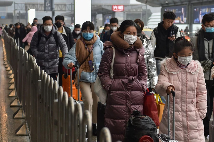 Dân Trung Quốc ngại quay lại làm việc dù thiếu hàng chống dịch virus corona - Ảnh 3.