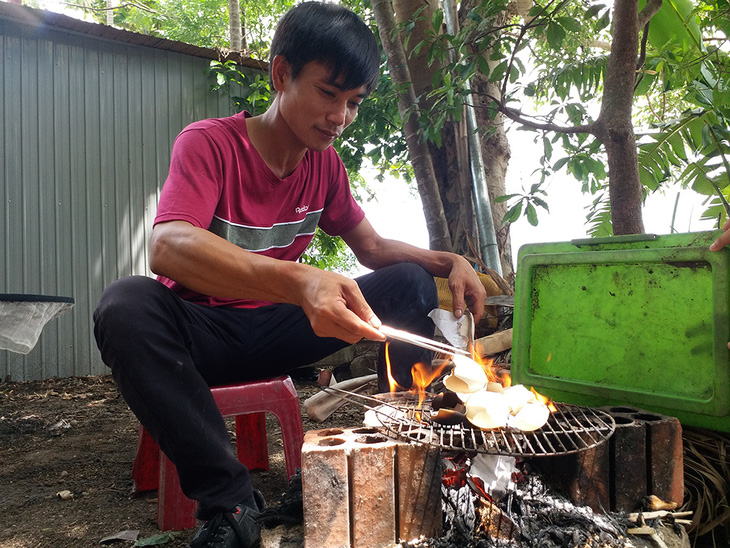 Bàn tay tài hoa biến vỏ trứng thành ngọc - Ảnh 1.