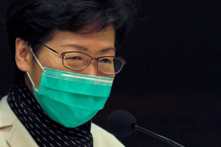 Hong Kong thừa nhận dự trữ khẩu trang phẫu thuật chỉ còn đủ 1 tháng - Ảnh 1.