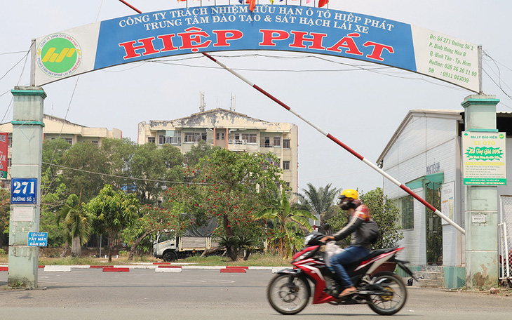 Vụ thầy xài bằng giả, dạy lái xe thật: Sở kêu khó xử dứt điểm!