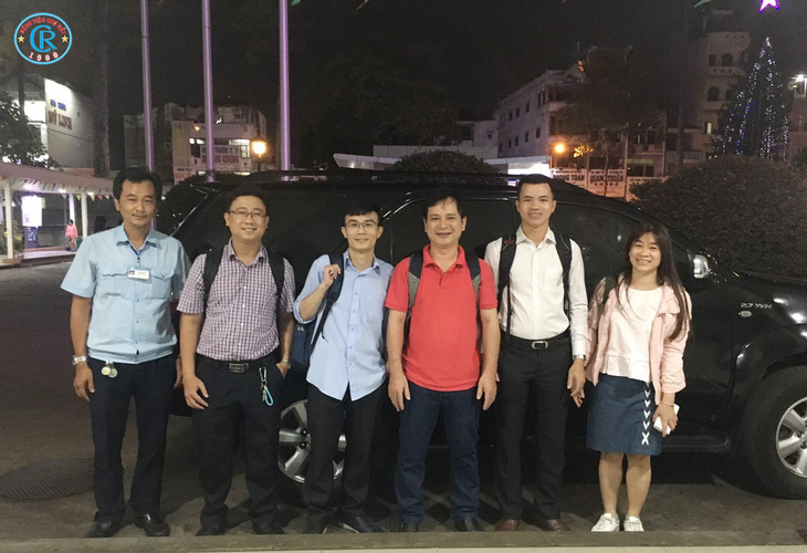 Bác sĩ Chợ Rẫy lên đường trong đêm, chi viện Bình Thuận chống COVID-19 - Ảnh 5.