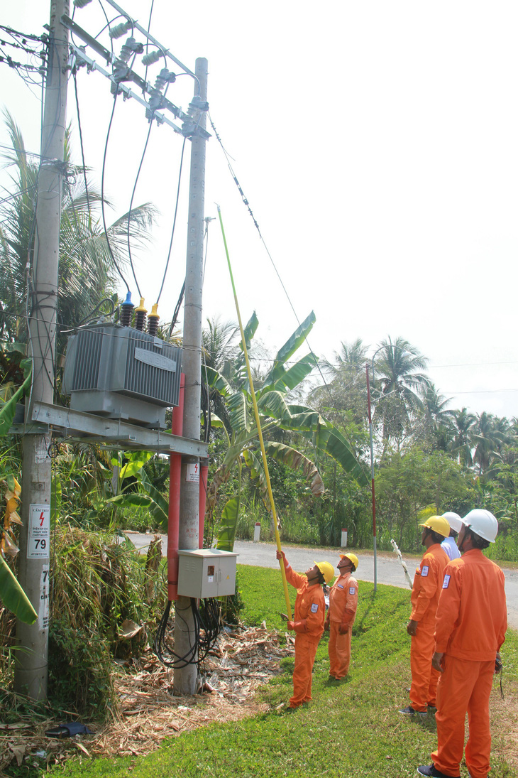 EVN SPC tăng cường cấp điện chống hạn mặn tại miền Tây Nam Bộ - Ảnh 2.