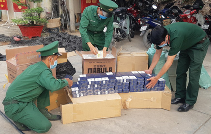 Liên tục bắt tân dược, thuốc lá lậu tại biên giới Tây Ninh và Long An - Ảnh 2.