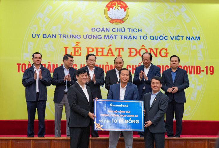 Sacombank góp 10 tỉ đồng giúp phòng chống và đẩy lùi dịch COVID-19 - Ảnh 1.