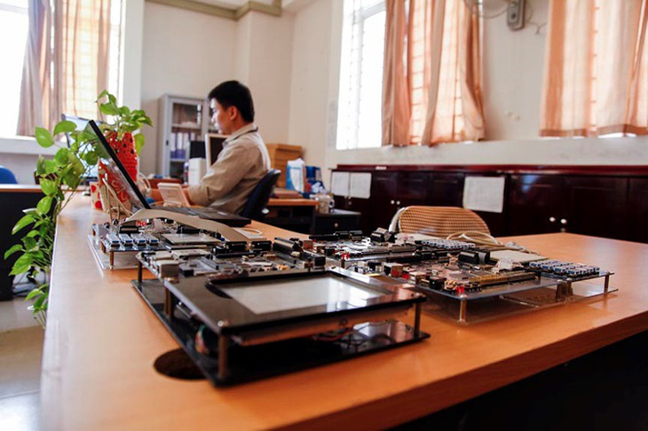 Tiếp cận lò đào tạo điện - điện tử tại Đai học Duy Tân - Ảnh 12.