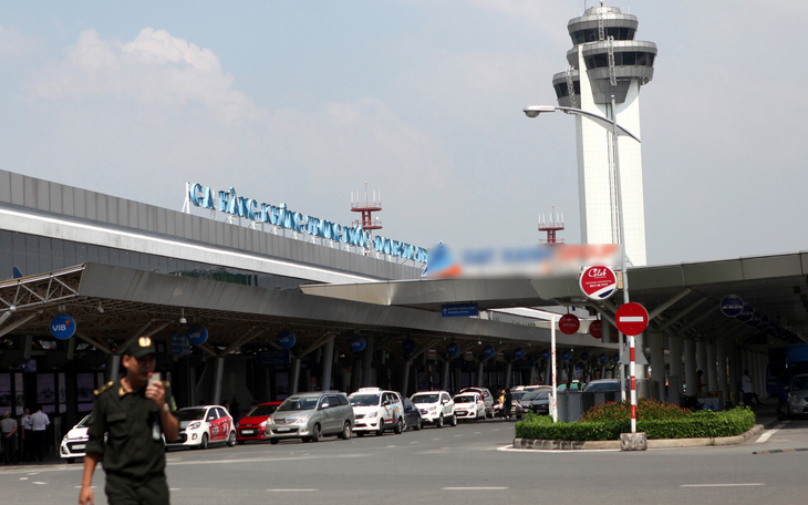 Bị tóm tại sân bay Tân Sơn Nhất vì lấy trộm tiền ở sân bay Vinh