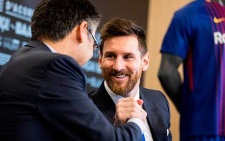 Messi cùng đồng đội chịu giảm lương để giúp Barca vượt qua dịch COVID-19