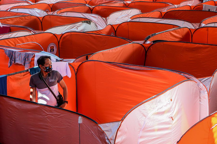 Lo COVID-19 lây lan, Philippines dựng lều cho người vô gia cư - Ảnh 4.