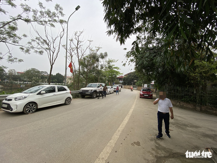 Cò thổi giá đất, xe hơi ùn ùn đổ về Đồng Trúc lướt sóng bất chấp COVID-19 - Ảnh 3.