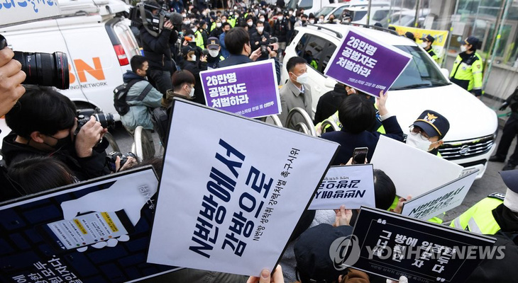 3 triệu người Hàn ký tên đòi công khai danh tính phòng chat tình dục N - Ảnh 3.