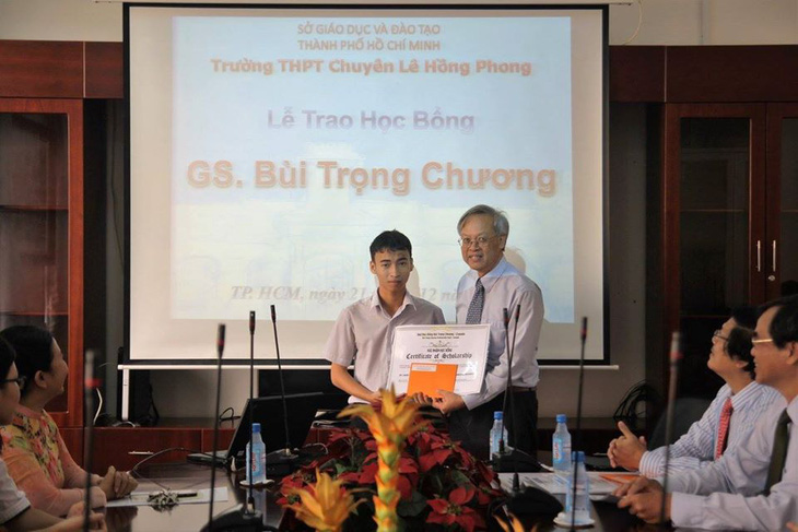 Giáo sư Lương Văn Hy được bầu làm phó chủ tịch AAS - Ảnh 1.