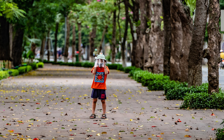 Hà Nội mùa này vắng những... người đi