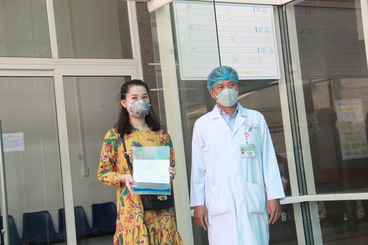 Bệnh viện Đà Nẵng cấm người vào thăm bệnh - Ảnh 1.