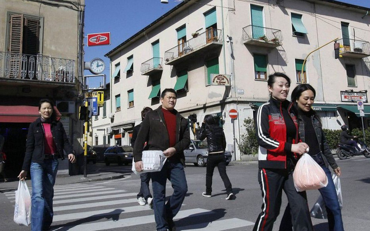Thị trấn Ý thoát dịch nhờ bắt chước người Trung Quốc tự cách ly - Ảnh 3.