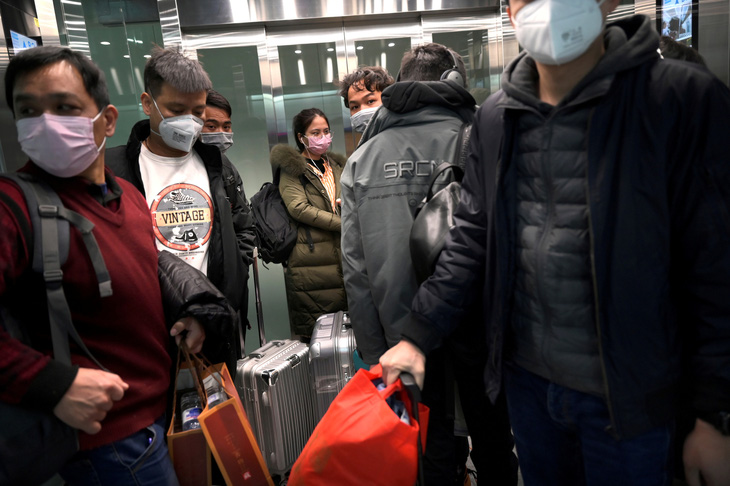 Bắc Kinh chống nhập khẩu COVID-19 ngược: buộc người đến từ Hàn, Nhật, Iran, Ý cách ly - Ảnh 1.
