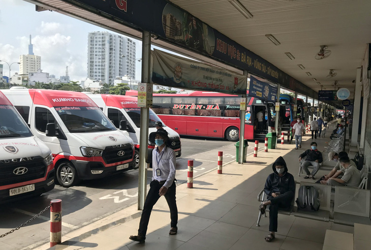 TP.HCM dừng toàn bộ xe đến Đà Nẵng từ chiều 28-7, xe đi ngang Đà Nẵng không được đón khách - Ảnh 1.