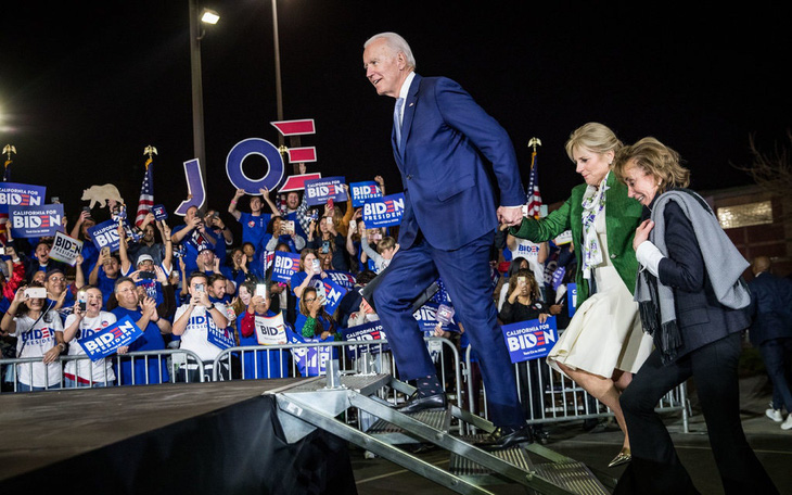 Siêu thứ ba bầu cử Mỹ: Ông Biden ‘hồi sinh’, Sanders giành chiến thắng tại California