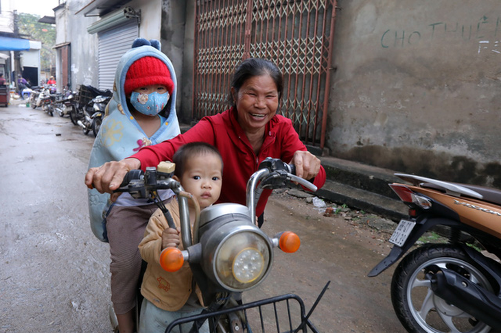 Dân Sơn Lôi vui mừng khôn xiết khi hết bị cách ly - Ảnh 3.