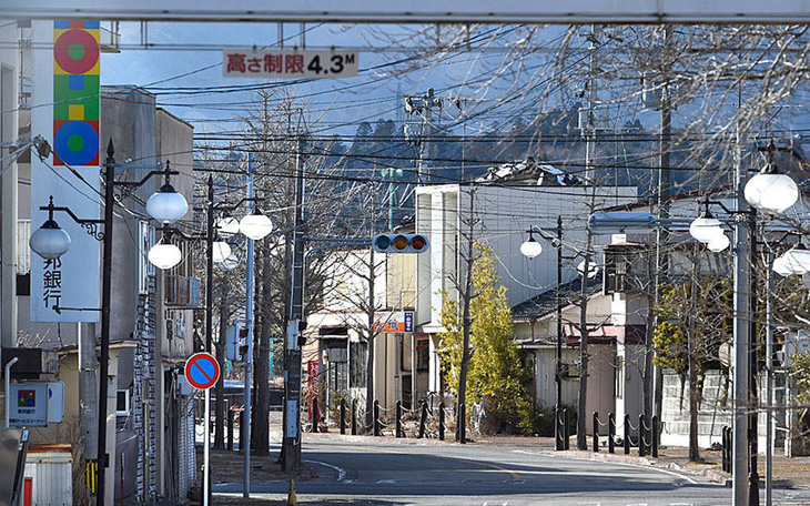 Nhật Bản dỡ bỏ lệnh sơ tán tại thị trấn ma Futaba - Ảnh 1.
