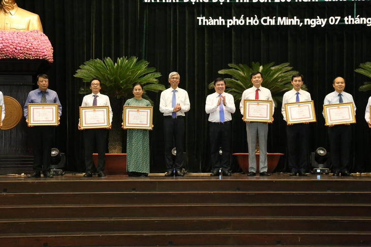 Bí thư Nguyễn Thiện Nhân: ‘Để học sinh đi học lại an toàn là nhiệm vụ, thách thức’ - Ảnh 3.