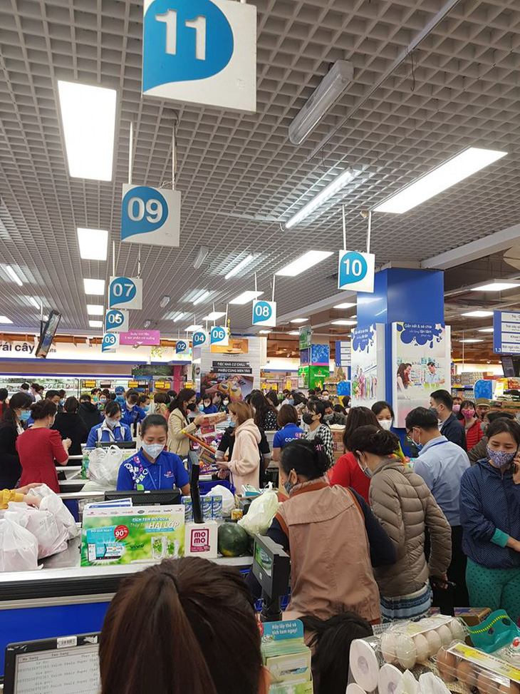 Loạt siêu thị lớn ở Hà Nội và TP.HCM cam kết không thiếu hàng hóa - Ảnh 1.