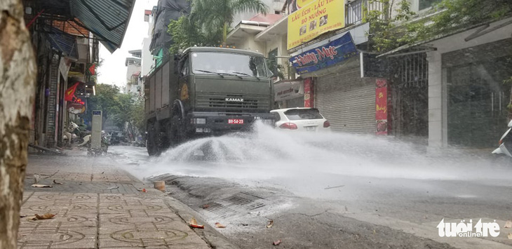 Thành ủy Hà Nội dừng một số hoạt động kỷ niệm 90 thành lập Đảng bộ - Ảnh 1.