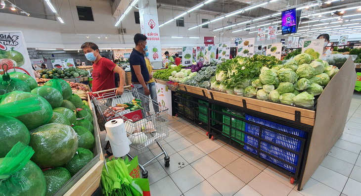 Miền Tây ngày đầu cách ly toàn xã hội: đường phố vắng vẻ, hàng hóa siêu thị dồi dào - Ảnh 1.