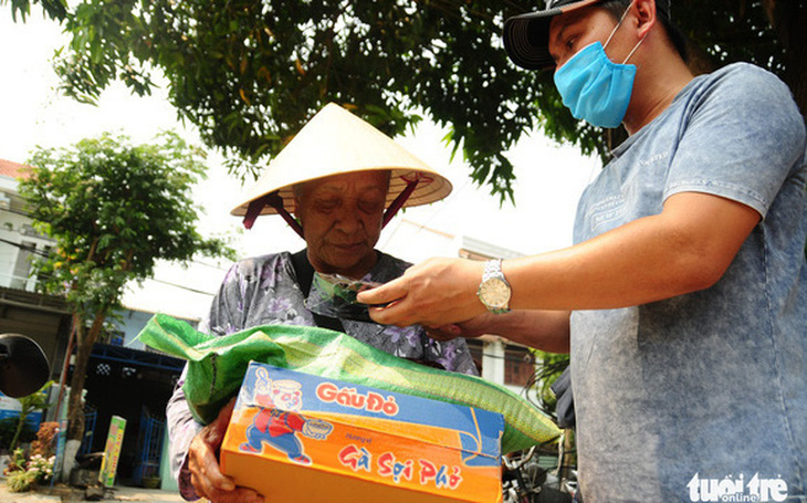 Người nghèo, người mất việc nào được hỗ trợ tiền mặt do ảnh hưởng của dịch Covid-19?