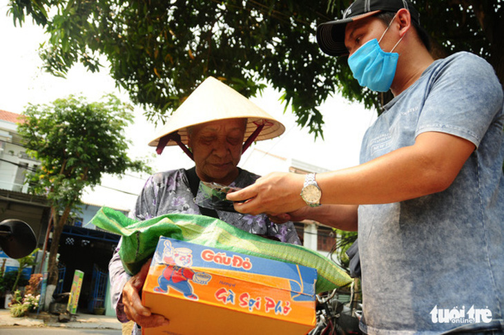 Người nghèo, người mất việc nào được hỗ trợ tiền mặt do ảnh hưởng của dịch Covid-19? - Ảnh 1.