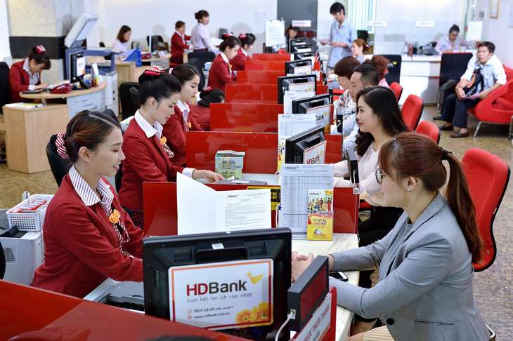 HDBank tài trợ gần 3 tỉ trang bị máy lọc nước mặn cho người dân ĐBSCL - Ảnh 1.