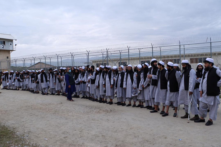 Taliban và Kabul cùng thả tù binh giữa mùa dịch - Ảnh 1.