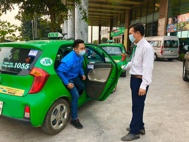 200 xe taxi Mai Linh tiếp tục hỗ trợ vận chuyển trong thời gian giãn cách xã hội - Ảnh 1.