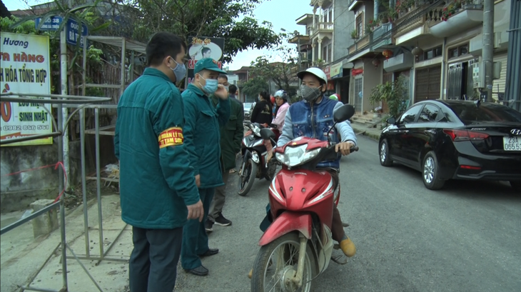 Cách ly một thôn và phòng khám gần 20 nhân viên y tế tại Hà Giang - Ảnh 1.