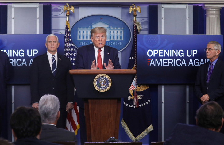 Ông Trump công bố kế hoạch 3 giai đoạn mở cửa lại nền kinh tế - Ảnh 1.