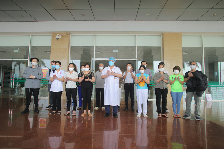 Thêm 21 bệnh nhân COVID-19 khỏi bệnh, hơn 2/3 ca ở Việt Nam được điều trị khỏi - Ảnh 1.