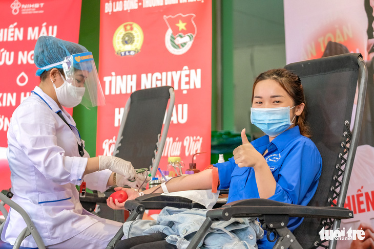 Miss Charm International Quỳnh Nga cùng hàng trăm bạn trẻ hiến máu mùa COVID-19 - Ảnh 11.