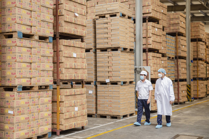 Vượt khó dịch COVID-19, Vinamilk xuất khẩu sữa vào thị trường Trung Quốc - Ảnh 1.