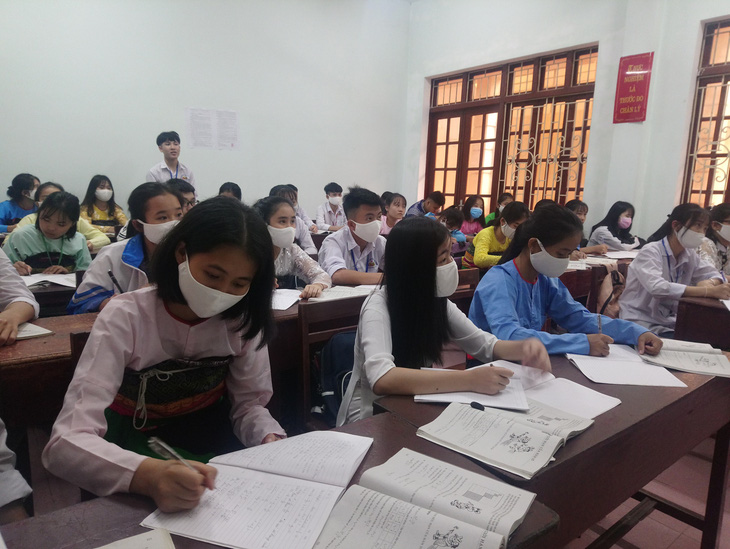 Học sinh THCS, THPT Thanh Hóa đi học lại từ ngày 21-4 - Ảnh 1.