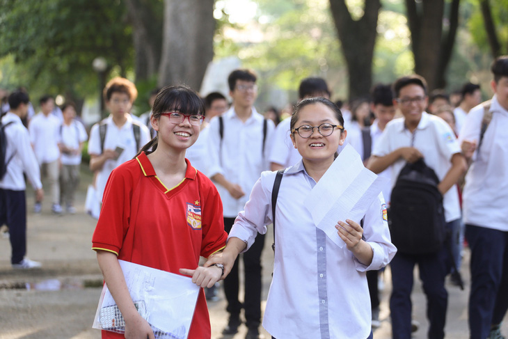 Hà Nội dự kiến cho học sinh đi học trở lại vào đầu tháng 5 - Ảnh 1.