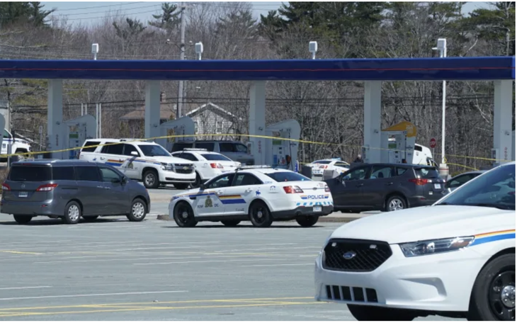 Hung thủ lái xe cảnh sát, xả súng giết người ở Canada, ít nhất 16 người chết