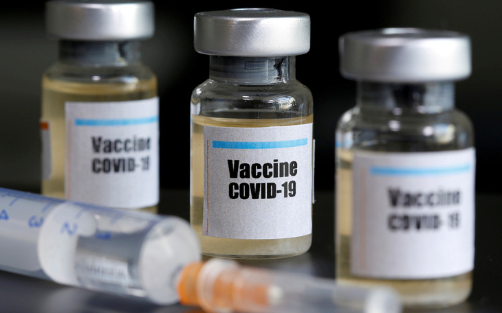 Anh vừa thử nghiệm vừa sản xuất 1 triệu liều vắcxin COVID-19