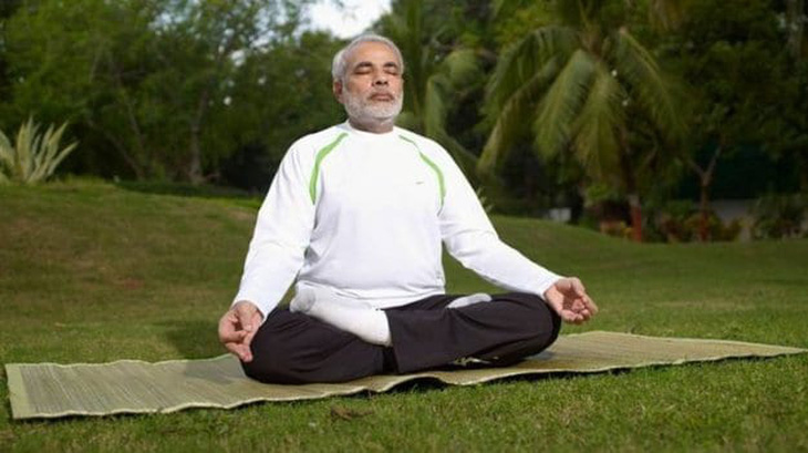 Thủ tướng Ấn kêu dân ở nhà tập Yoga, uống nước nóng chống virus corona - Ảnh 1.