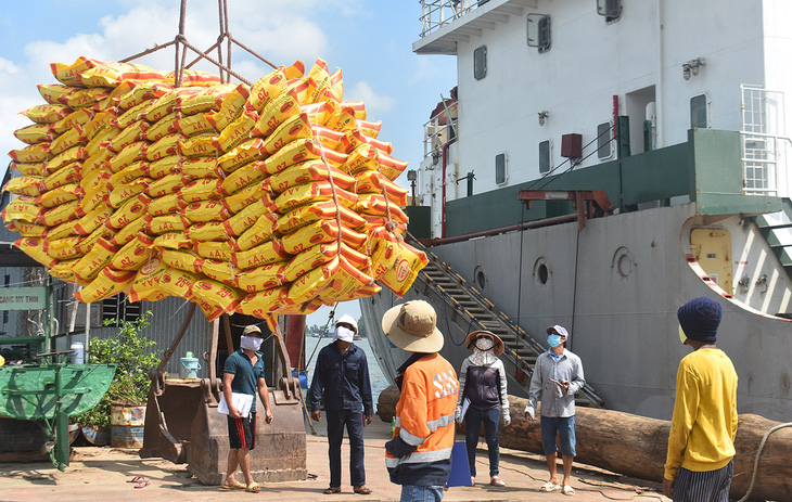 Hơn 38.000 tấn gạo được mở tờ khai hải quan trong 7 giây - Ảnh 1.